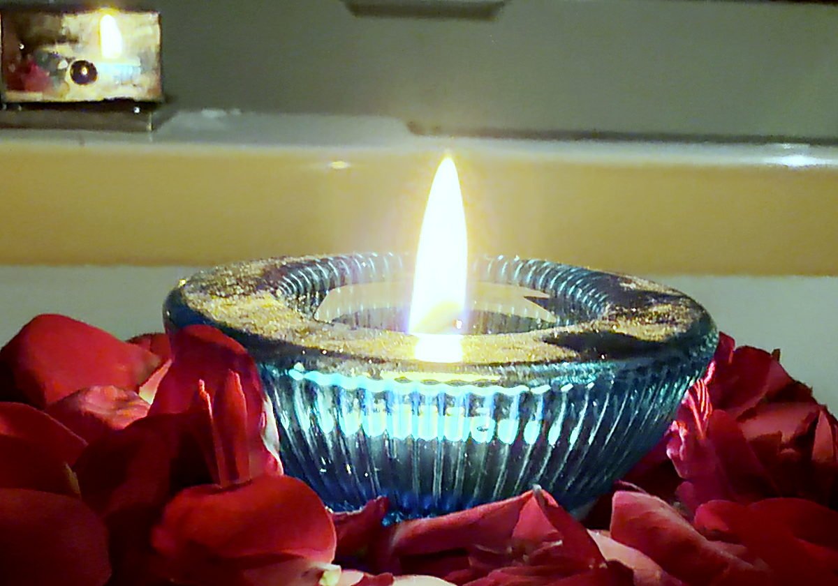 Candle-lit aromatherapy room at Vaayu Wellness Spa